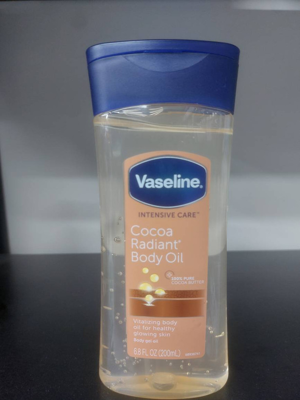 روغن بدن وازلین مدل Cocoa Radiant+ حاوی کره کاکائو حجم ۲۰۰ میلیلیتر