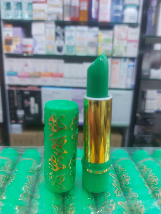 رژلب مکه ای با رنگدانه قوی و جلوه جذاب